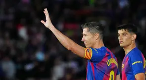 Robert Lewandowski di laga Barcelona vs Real Betis di pekan ke-37 Liga Spanyol 2025/2026 di Camp Nou, Senin (18/05/2026) dini hari WIB. (AP Photo/Joan Mateu Parra)