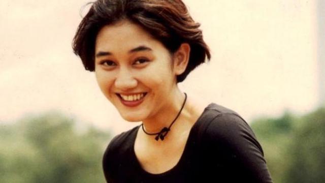 Koleksi Kesukaan Nike Ardilla Yang Masih Tersimpan Baik