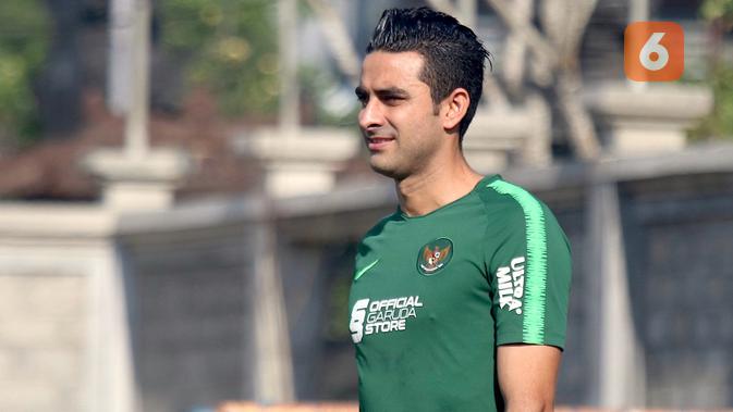 Bek naturalisasi Timnas Indonesia, Otavio Dutra, saat berlatih bersama rekan-rekannya di Lapangan Gelora Trisakti, Kuta, Bali,Minggu (13/10/2019) sore, untuk persiapan menghadapi Vietnam dalam laga keempat Grup G putaran kedua kualifikasi Piala Dunia 2022 Zona Asia. (Bola.com/Aditya Wany)