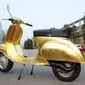 Tak cuma bodi glamor, ruang mekanis Vespa Primavera ini juga mengadopsi Polini 130cc dengan knalpot khusus yang dibuat untuk motor ini.