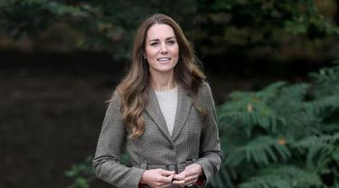 Inspirasi Skinny Jeans Kate Middleton yang Bikin Paha Lebih Langsing