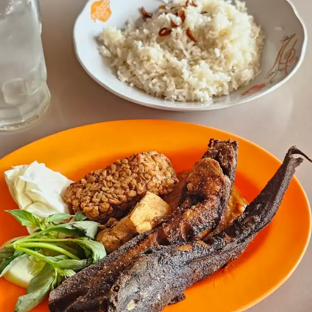 Rekomendasi Nasi Uduk di Surabaya