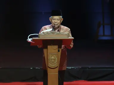 Wapres Ma'ruf Amin memberikan pidato sekaligus menutup Rakornas Indonesia Maju antara Pemerintah Pusat dan Forum Koordinasi Pimpinan Daerah di Bogor, Jawa Barat, Rabu (13/11/2019). Kegiatan tersebut untuk mensinergikan program-program pemerintah pusat dengan daerah. (Liputan6.com/Herman Zakharia)