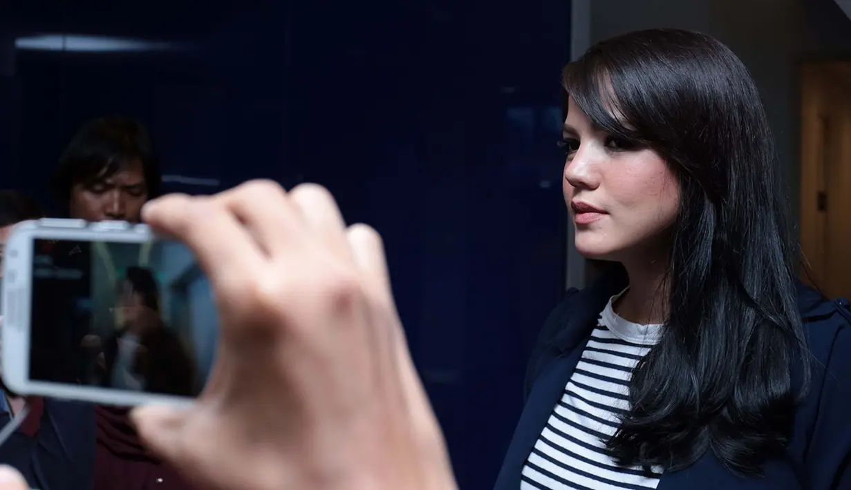 Seringnya melakukan bepergian, lantaran saat buah hatinya telah lahir, ia tidak bisa lagi pergi jauh-jauh. Karena belum tentu buah hatinya bisa diajak perjalanan jauh. (Deki Prayoga/Bintang.com)