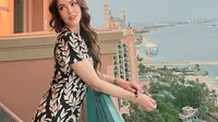 Pesona Memikat Cathy Sharon Tampil Simpel Elegan, Dipuji Glowing dan Awet Muda di Usia 40-an