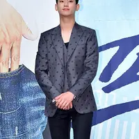 Penampilan Kim Soo Hyun di jumpers drama Producer. Foto: kpopstarz.com