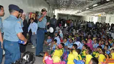 Citizen6, Tanjung Priok: Sekitar seribu siswa TK Yayasan Hang Tuah Seluruh Jakarta, berbondong-bondong datang  mengunjungi KRI Banda Aceh-593 yang bersandar di Dermaga Kolinlamil, Tanjung Priok, Jakarta, Senin (21/5). (Pengirim: Dispenkolinlamil)