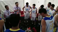 Persiapan Satya Wacana Salatiga dalam menghadapi seri perdana Indonesian Basketball League 2016 di Jakarta, 9-17 Januari 2016. (Bola.com / Romi Syahputra)