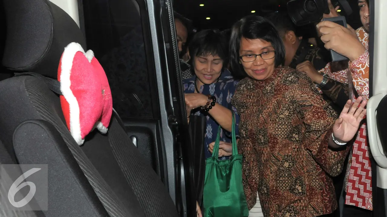20160426- Anny Ratnawati Diperiksa KPK-Jakarta- Helmi Afandi		