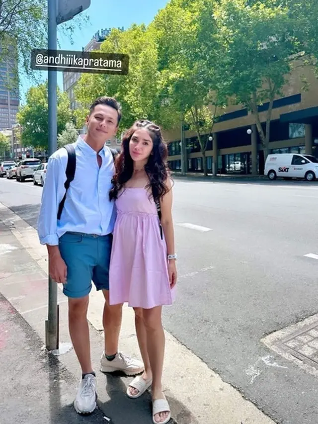 Artis yang Nikah dengan Pria Lebih Muda, Ada Nadine Chandrawinata