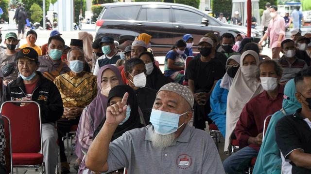 FOTO: Vaksinasi Massal untuk Warga Lansia
