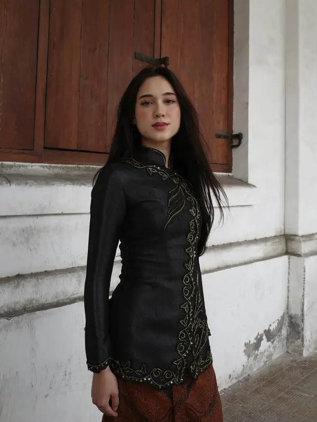 8 Artis Rayakan Hari Kartini 2025 dengan Kebaya, Dian Sastro hingga Dewi Perssik