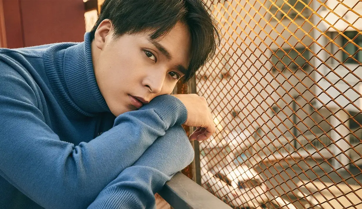 Wajah Dongwoon Highlight memang seperti orang asing. Akan tetapi cowok tampan ini 100% orang Korea Selatan. (Foto: koreaboo.com)