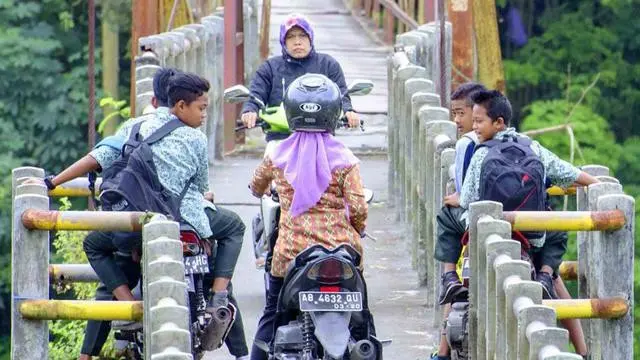 Kumpulan Aksi Ibu-Ibu di Jalan Raya yang Bikin Geregetan (ist)