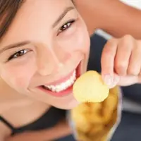 6 Camilan yang Bisa Merusak Diet