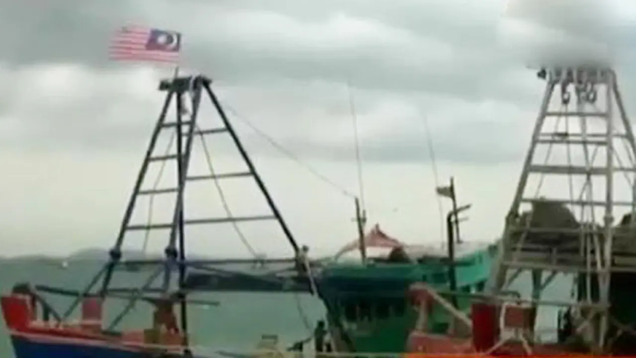 Polisi Tangkap 2 Kapal Asing Berbendara Malaysia