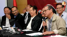 Canda dan tawa juga mewarnai Konferensi Pers yang dilakukan KPK. (Liputan6.com/Herman Zakharia)