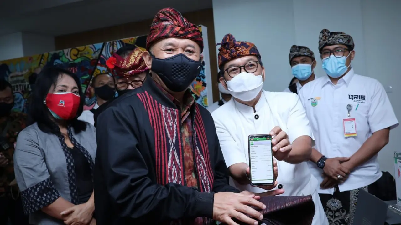 Memteri Koperasi dan UKM Teten Masduki  telah meluncurkan Gerakan Nasional Bangga Buatan Indonesia, di Bandara I Gusti Ngurah Rai, Provinsi Bali, Senin 11 Januari 2021. (Dok Kemenkop UKM)