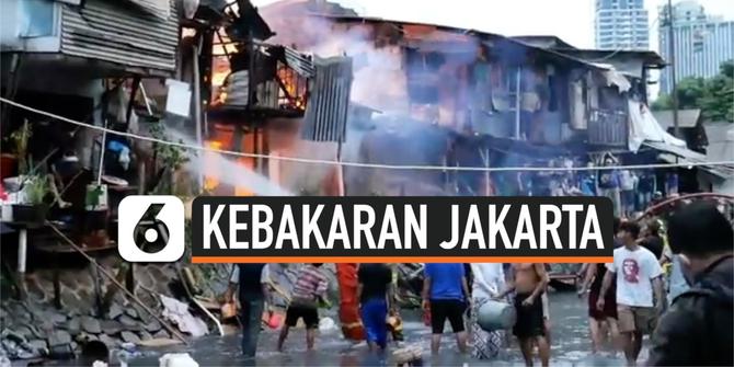 VIDEO: Puluhan Rumah di Menteng Dalam Terbakar Akibat Korsleting Listrik