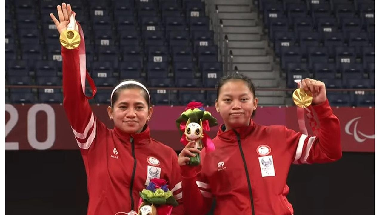 6 Potret Kemenangan Leani/Khalimatus Raih Emas Pertama di Paralimpiade Tokyo 2020