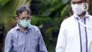 Mantan Direktur Utama PT Dirgantara Indonesia (Persero) atau PTDI Budi Santoso mendatangi Gedung KPK, Jakarta, Jumat (5/6/2020). Budi menjalani pemeriksaan penyidik KPK sebagai tersangka terkait dugaan korupsi penjualan dan pemasaran pesawat pada PTDI pada tahun 2007-2017. (merdeka.com/Dwi Narwoko)