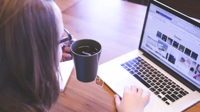 Ketahui Arti 17 Istilah Hits di Internet, LOL Itu Bukan Tolol!