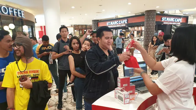 Booth Smartfren WOW Concert di Senayan City di Serbu Penggemar Niki Zefanya