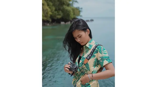 Resmi Menikah, Ini 7 Potret Cantik Istri Fiersa Besari
