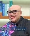 Komedian Nunung telah berjuang melawan kanker yang bersarang dalam tubuhnya. Kini, pelawak yang mengawali dari grup Srimulat itu sedang menjalani kemoterapi kedua. Untuk membiayai pengobatan yang dijalani, pelawak asal Surakarta itu menggunakan BPJS. [Youtube/TRANS7 OFFICIAL]