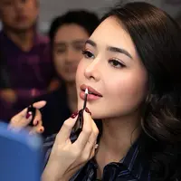 Penampilan Amanda Manopo Lakukan Face Architect.  [@larasocta_]