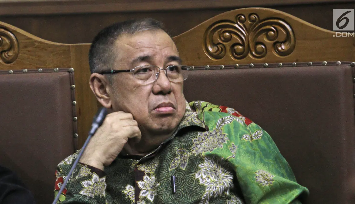 Terdakwa kasus suap pengadaan barang dan jasa di Pemkot Kendari, Asrun saat menjalani sidang lanjutan di Pengadilan Tipikor, Jakarta, Rabu (12/9). Sidang beragendakan mendengarkan keterangan saksi. (Liputan6.com/Herman Zakharia)