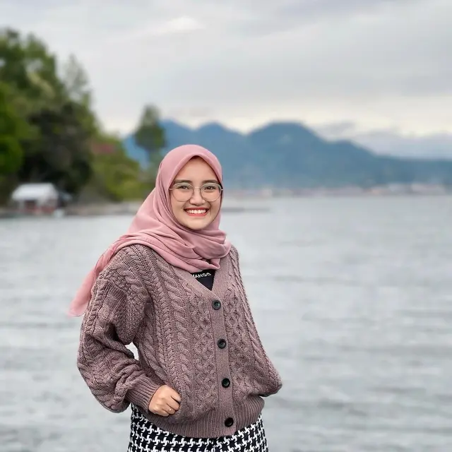 Disebut Cocok dengan Ilyas Bachtiar, Ini 6 Potret Nabila Ellisa Jebolan LIDA 2018
