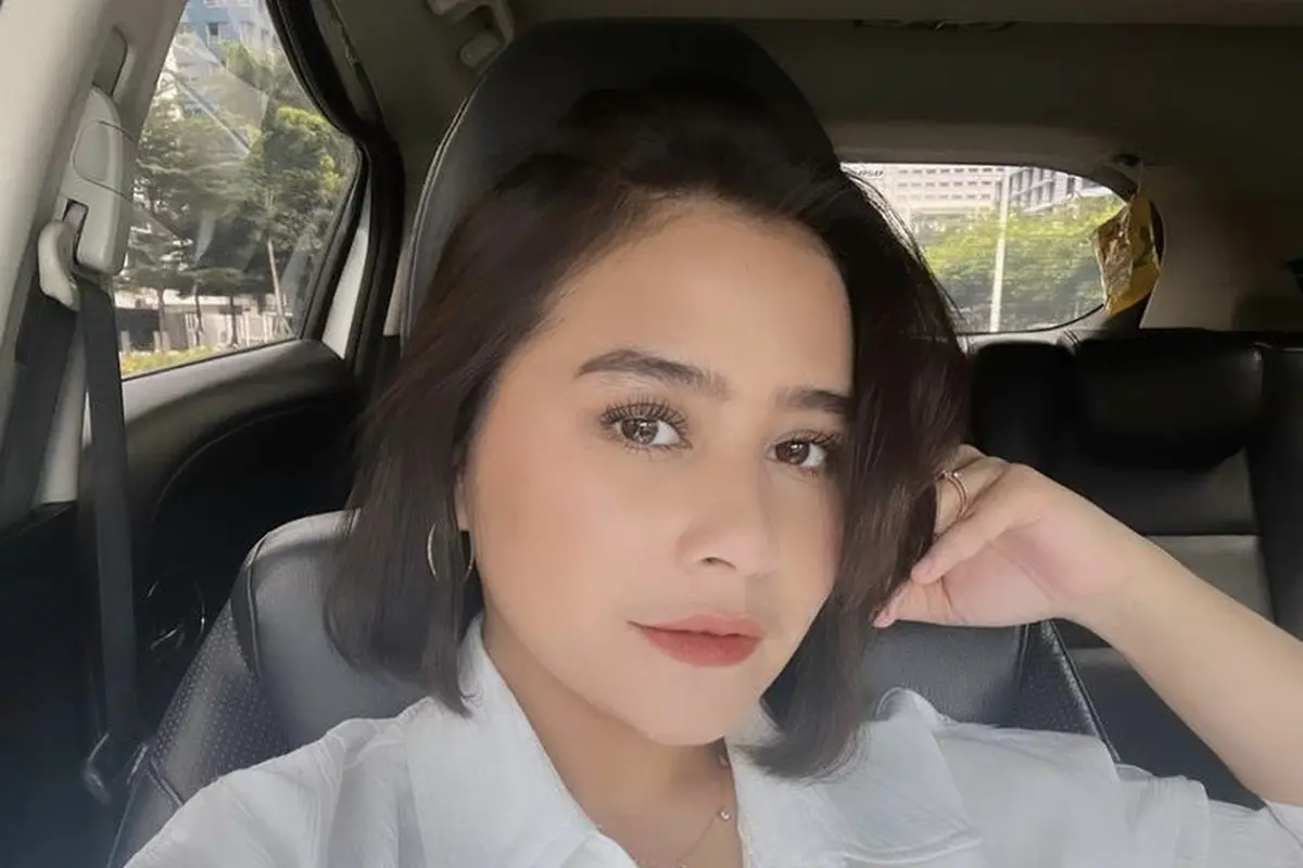 Potret Tampilan Prilly Latuconsina Fresh dengan Rambut Pendek