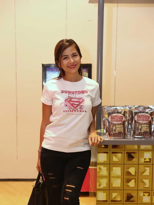 Bisnis bagi kalangan artis sebagai bentuk investasi masa depan, . Salah satu pegiat bisnis dari kalangan artis adalah wanita berdarah Batak, Meisya Siregar kini telah menggeluti bisnis. (Nurwahyunan/Bintang.com)