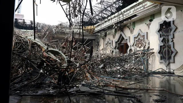 Kondisi Kubah Masjid Raya Jakarta Islamic Center yang Ambruk karena Kebakaran