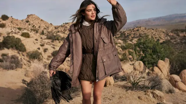 Lucy Hale dan Semangat "Joyroad" dalam Koleksi Terkini dari Weekend Max Mara