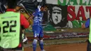Gaya penyerang Persib, Zulham Zamrun saat melakukan selebrasi usai mencetak gol ke gawang Persebaya United di laga Grup A Piala Presiden 2015 di Stadion Si Jalak Harupat, Bandung, Minggu (6/9/2015). Persib unggul 2-0. (Liputan6.com/Helmi Fithriansyah)