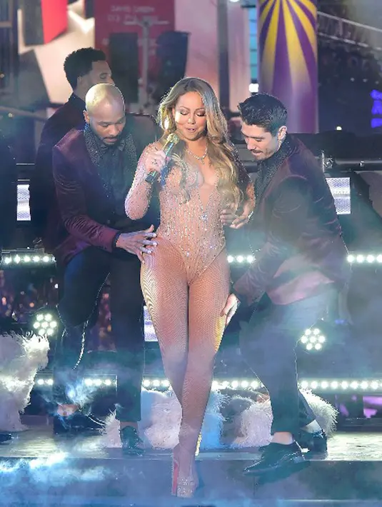 Bulochnikov juga menambahkan, ia mengatakan bahwa Mariah telah menolak pihak DCP dengan penampilan yang aneh. Namun kabarnya tidak diterima penolakannya itu. (AFP/Bintang.com)