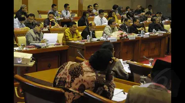 Rapat kerja komisi XI, di ruang rapat komisi XI, di Gedung DPR RI, Komplek Parlemen, Senayan, Kamis (22/1/2015). (Liputan6.com/Andrian M Tunay)