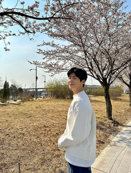 Kim Seon Ho. (Instagram/ seonho__kim)