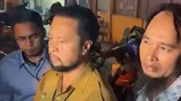 Ayah korban Faisal Aqli bersama kuasa hukum Kurniawan. (Liputan6.com/ Dok ist)