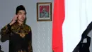 Pemain Timnas Indonesia U-16, M Uchida memberi hormat bendera saat upacara pelepasan di Gedung Flamboyan, Mako Kopassus, Jakarta, Kamis (6/7). Timnas U-16 akan berlaga di Piala AFF U-15 Thailand, 9-22 Juli. (Liputan6.com/Helmi Fithriansyah)