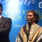 Edhy Prabowo disaksikan Susi Pudjiastuti (kanan) menyampaikan sambutan pada acara serah terima jabatan (Sertijab) Menteri Kelautan dan Perikanan di Kantor KKP, Jakarta, Rabu (23/10/2019). Edhy menggantikan Susi Pudjiastuti pada Kabinet Indonesia Maju periode 2019-2024. (Liputan6.com/Herman Zakharia)