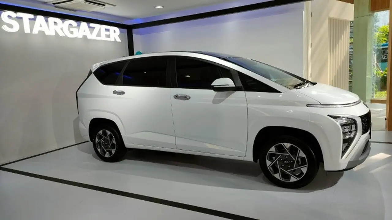 Hyundai Stargazer.