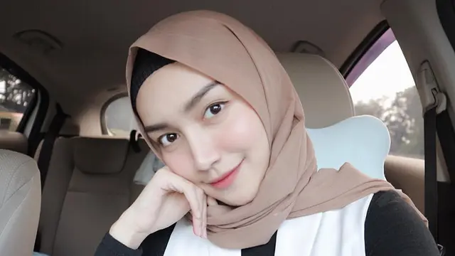 [Bintang] Semakin Cantik, Ini 8 Potret Melody Prima Saat Berhijab