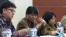 Dirut PT Pertamina Elia Massa Manik (tengah) saat perkenalan dengan media di Gedung Pertamina, Jakarta, Kamis (16/3). Elia Massa Manik mengisi posisi Dirut PT Pertamina yang sebelumnya dijabat Yenni Andayani sebagai Plt. (Liputan6.com/Angga Yuniar)