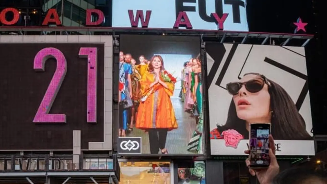 Video Batik tampil di Billboard Time Square New York