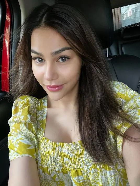 <p>Hidung mancungnya pun menjadi sorotan beberapa netizen yang berasumsi DJ Katty Butterfly melakukan oplas hidung. (FOTO: instagram.com/dj_kattybutterfly36/)</p>