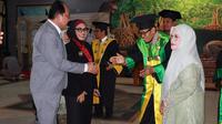 Wali Kota Bontang, Neni Moerniaeni, saat menghadiri Wisuda Mahasiswa Sekolah Tinggi Ilmu Tarbiyah (STIT) Syamsul Ma’arif Bontang. Foto: Diskominfo Kota Bontang