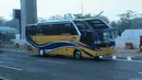 Razor SHD merupakan bus yang diproduksi oleh Karoseri Delima Mandiri. Bus yang dibuat di atas sasis Hino RK8 ini berada pada segmen bus High Deck Double Glass (HDD). Dari segi desain, bus ini memiliki desain yang cukup aerodinamis dengan kaca atas yang merebah. Desain bus makin keren dengan pilar samping berbentuk bumerang dan wajah yang galak dengan Headlamp LED. Bus ini pernah dimiliki oleh Multi Inti Trans, Terang Fajar, dan Mandala.